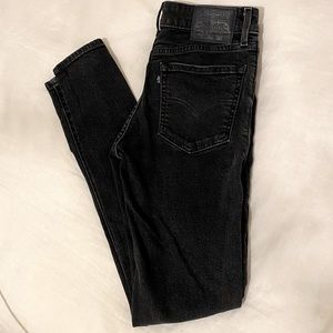 Classic black straight leg Levi’s